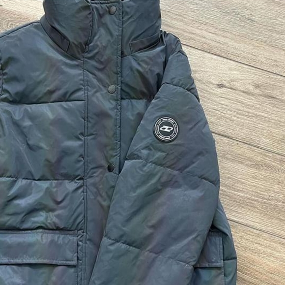 DKNY Charcoal Grey Iridescent Puffer Jacket- Size: Small - Picture 4 of 5